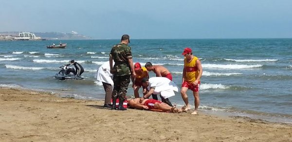 Oğulları batan ata və ana özlərini kanala atmaq istədilər