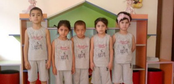 Bağça uşaqlarına şortiklər verildi -  FOTO 