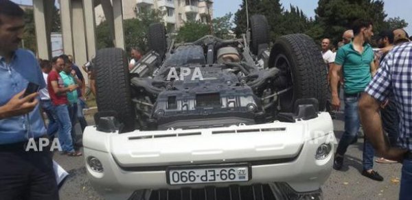 Bakıda “Lada” “Prado”nu aşırtdı - FOTO