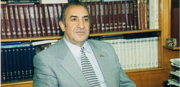 Professor Vaqif Arzumanlı vəfat edib