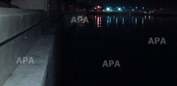Bulvarda dənizə yıxılan 21 yaşlı gənc boğularaq öldü - FOTO - VİDEO