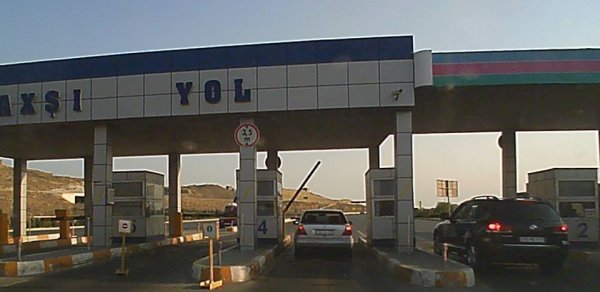 Bakıda bu yolun bağlı qalmasına görə hər gün 20 min manat pul qazanırlar – FOTOLAR