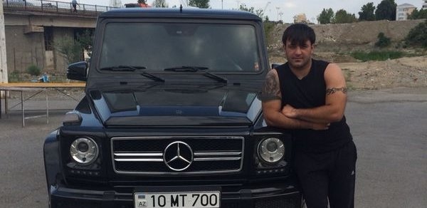 Azərbaycanlı dünya çempionu 100 minlik maşın aldı - FOTO