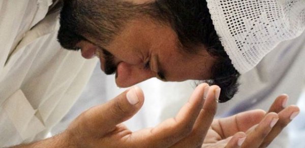 Nazirlərimiz namaz qılıb oruc tuturmu? - ARAŞDIRMA