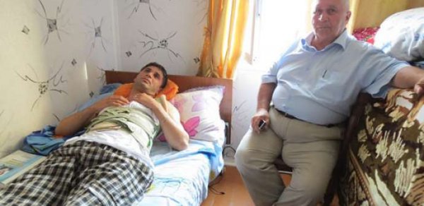 ‘General dedi ki, mətbuata-filana müsahibə vermə’ - Oğlu ölümcül hala salınan ata