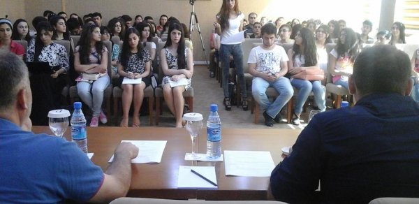 Hacıbəy Heydərli gənc jurnalistlərlə görüşüb - FOTOLAR