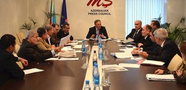 Mətbuat Şurası daha bir neçə qəzetin adını ‘qara siyahı’ya salıb