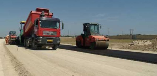 4 zolaqlı yeni yol çəkilir -  FOTO 