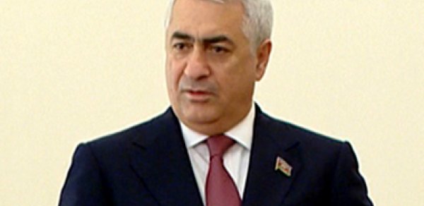 Cavid Qurbanov kasıbın küməsini zəbt etdi - Fotolar