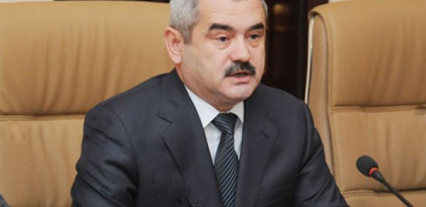 General Arzu Rəhimov cəbhəyə gedir