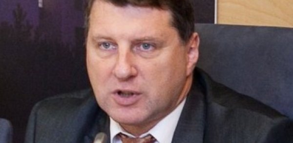 Latviyanın müdafiə naziri Azərbaycana gəlir
