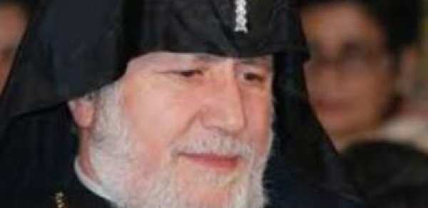 Erməni katolikosu II Qareqin Allahşükür Paşazadəyə məktub ünvanlayıb