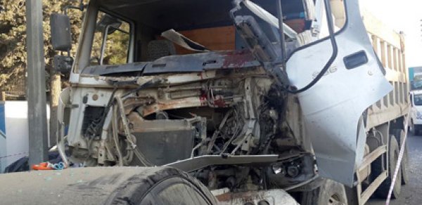 Bakıda avtobus qəzaya düşdü - FOTOLAR