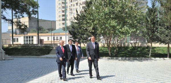 Prezident təmir olunan məktəbdə - FOTOLAR