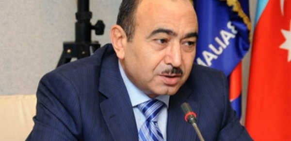 "Sarkisyan dünyaya səpələnmiş həmvətənlərinin qeydinə qalsa daha yaxşı olar" - Əli Həsənov