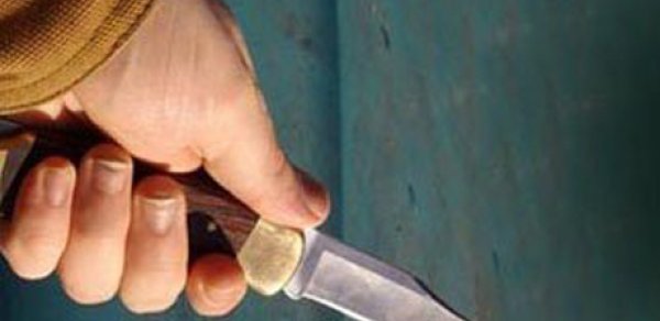 Səfərbərlik və Hərbi Xidmətə Çağırış üzrə Dövlət Xidmətinin əməkdaşı bıçaqlandı