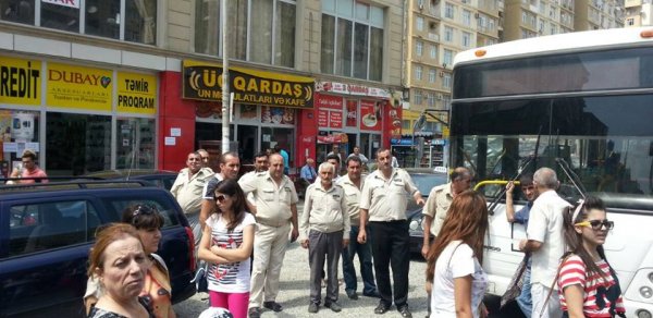 Bakıda avtobus sürücüləri aksiya keçirir - FOTOLAR