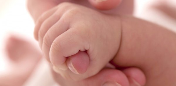 Bakıda 2 yaşlı uşaq nənəsinin evində öldü