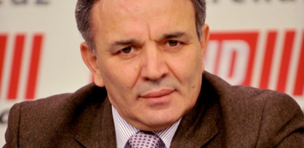 Əflatun Amaşov Ramil Usubova müraciət etdi