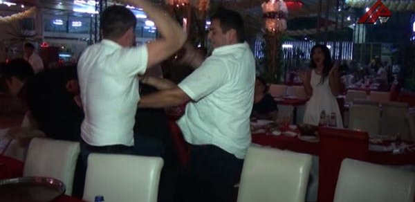 ‘Oazis’də döyülən ailə danışdı - VİDEOREPORTAJ