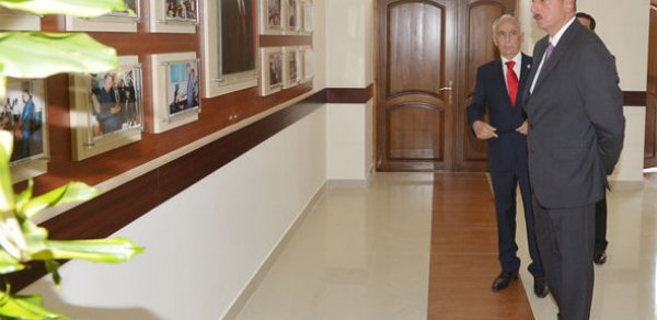 Prezident Yasamal məktəbində olub