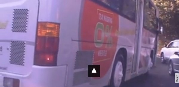 Bakıda avtobus yolu kəsib qəza şəraiti yaratdı - VİDEO
