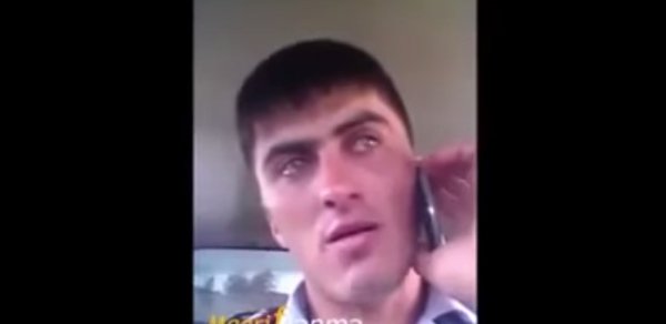 Sevgilisinə görə ağlayan polis işdən çıxarıldı - VİDEO
