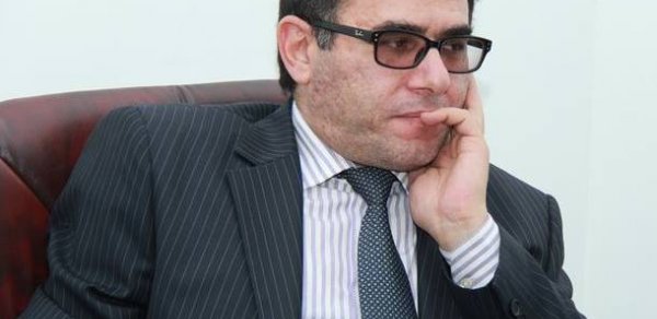 Qəzet köşkünün boş qalan yeri