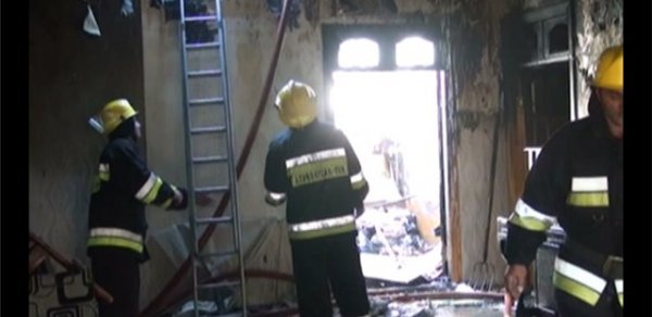 Azərbaycanda 7 yaşlı uşaq evdə diri-diri yandı - FOTO