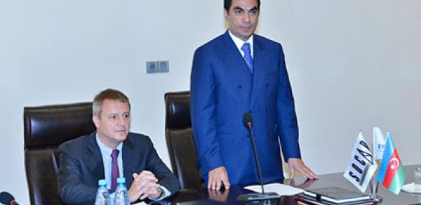 Rektor “Əməkdar Müəllim” oldu