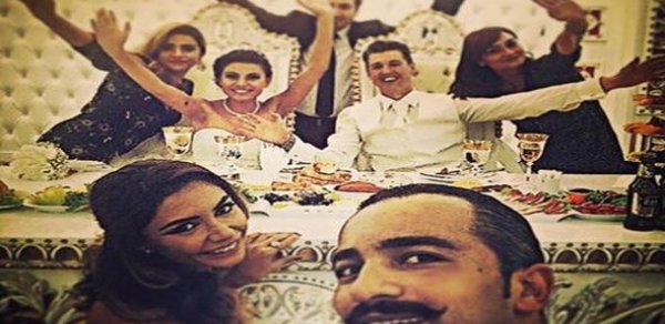 Erməni ilə selfi çəkdirən müğənnimiz ərə getdi - FOTO