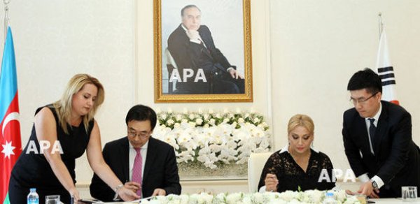 Kəmaləddin Heydərovun həyat yoldaşı mərasimdə - FOTO
