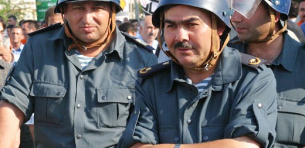 Bayram günləri polis gücləndirilmiş iş rejimində işləyəcək - Nazir əmr imzaladı