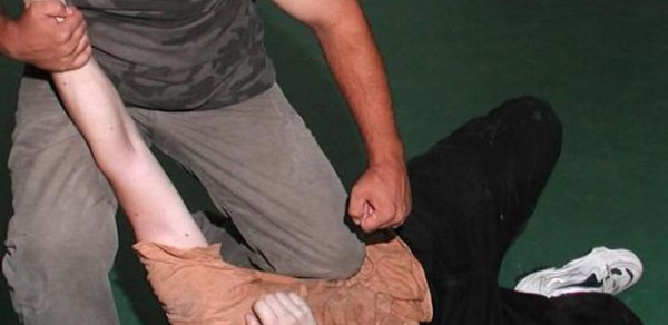 14 yaşlı qızı qaçırmaq istəyən 21 yaşlı azərbaycanlı vəhşicəsinə öldürüldü