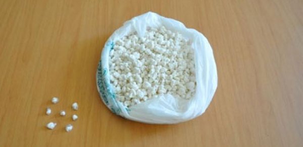 4 yaşlı uşaq heroini yoldaşlarına payladı