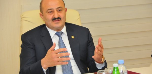 ‘MCDonalds’ rəhbəri icra başçısının oğlunun həbsini istəyir – TƏFƏRRÜAT