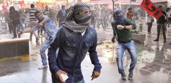 Türkiyədə ölənlərin sayı 21 nəfərə çatdı - FOTOLAR