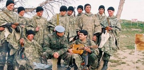 ‘Azərbaycanın Levitanı’: ‘Qəsdən qızların ayağını basırdım ki…’ - MÜSAHİBƏ