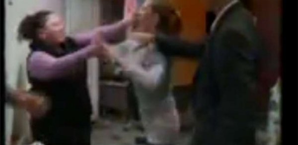 Bakıda kişinin iki arvadı belə əlbəyaxa oldular - VİDEO