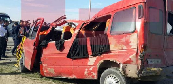Bakıda sərnişin mikroavtobusu yük maşını ilə toqquşdu - Ölən və yaralananlar var - FOTOLAR