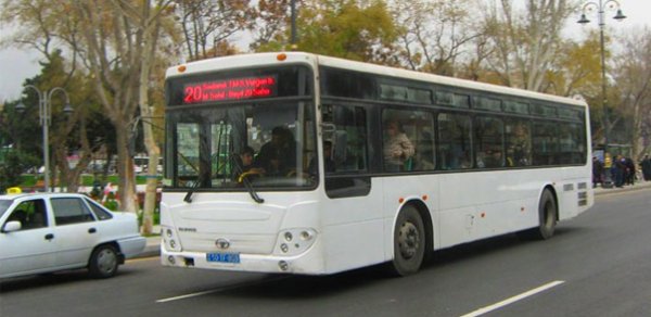 Avtobusdan yıxılan kişi xəsəxanalıq oldu