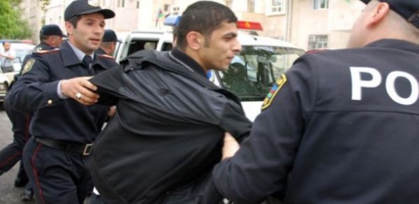 Azərbaycanda polislərlə vətəndaşlarla arasında dava düşdü