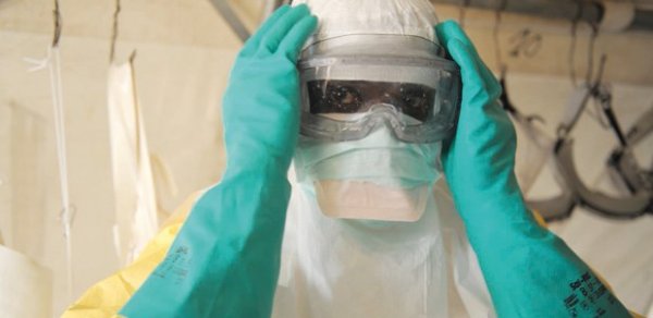 Ebola virusuna görə xüsusi geyimlər gətirildi- Azərbaycana