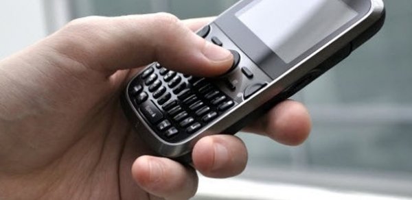 Azərbaycanda mobil telefonların qeydiyyatı pullu oldu
