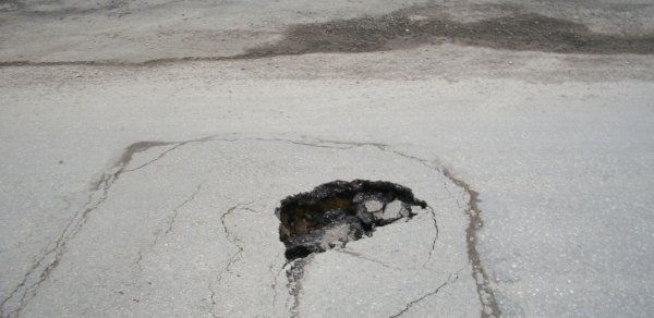 Bakıda yol çökdü