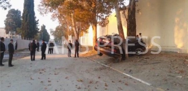 Dəhşətli qəza: maşın 30 metr sürüşdü - FOTOLAR