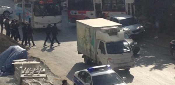 Bakıda maşın sərnişin avtobusuna çırpıldı -  FOTOLAR 
