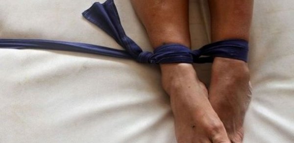 Gəncədə qadının əl və ayaqlarını bağlayıb yandıran şəxslərdən xəbər var
