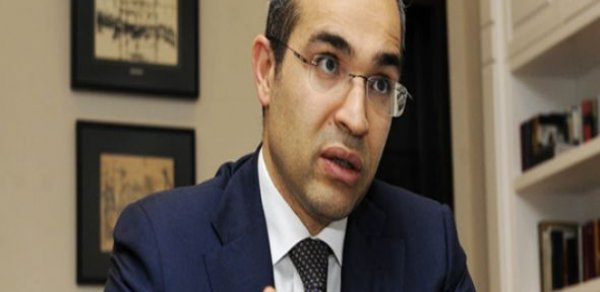 Mikayıl Cabbarov müavin axtarır