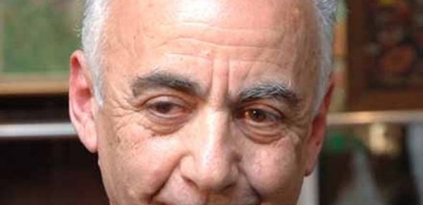 Hacıbala Abutalıbov Bakının mərkəzində “Royal Bank”ı və “Vestel”i sökür